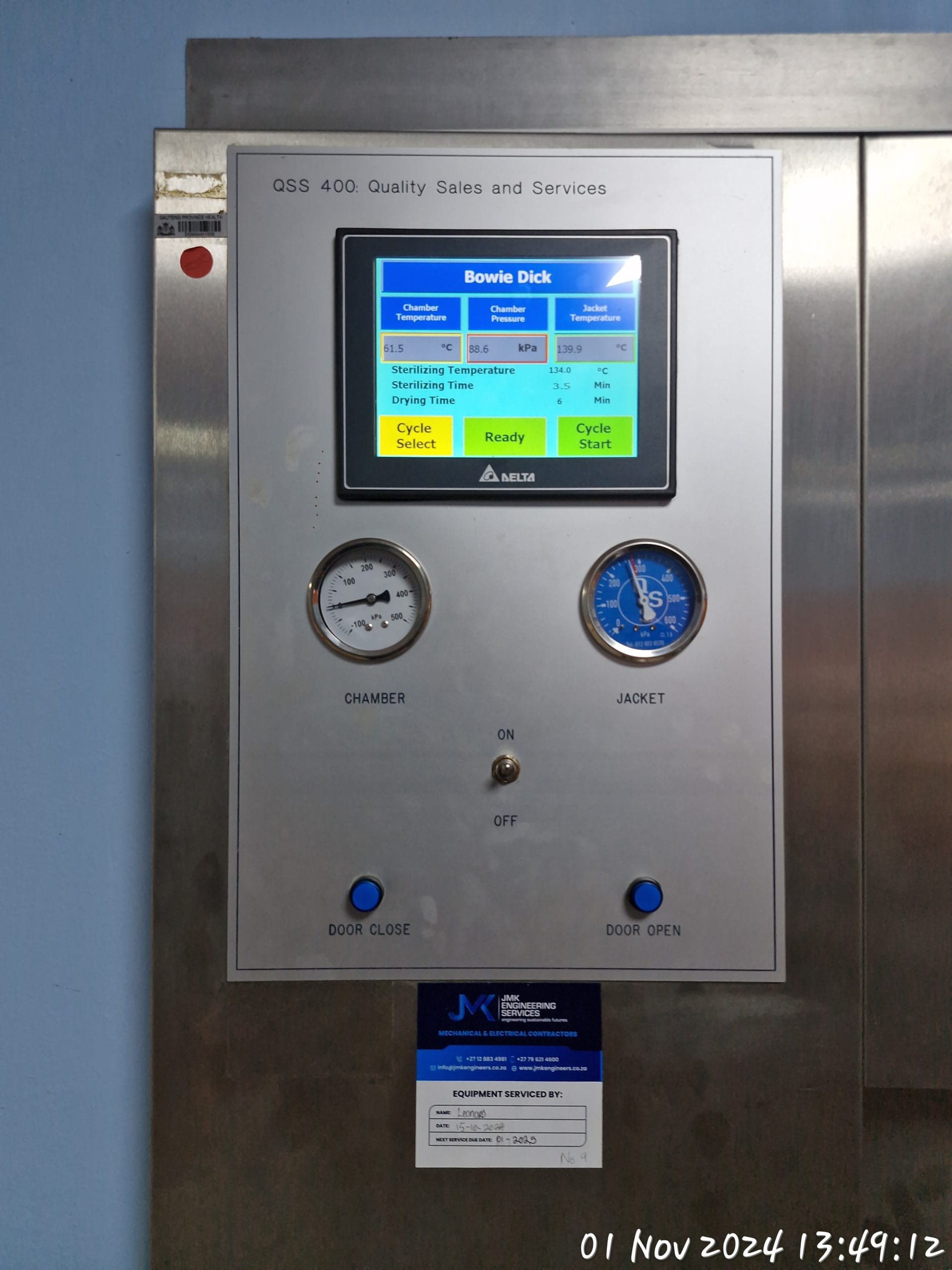 AUTOCLAVES & DISINFECTORS